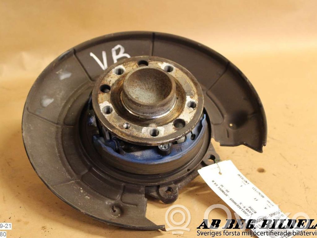 Front wheel hub