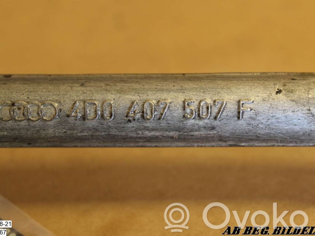 Audi A8 S8 D2 4D U veida svira 