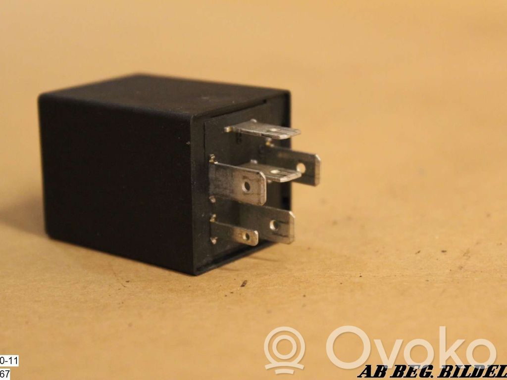 Saab 9000 CS Window wiper relay 