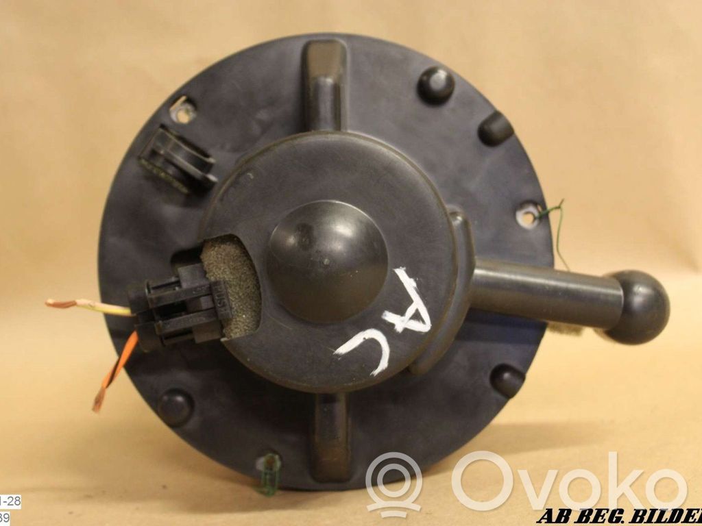 Mazā radiatora ventilators   19D583