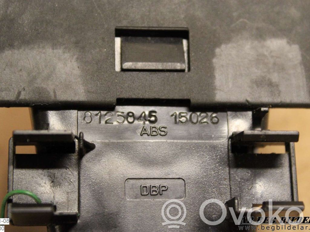 BMW 7 E38 Hebilla del cinturón delantero 
