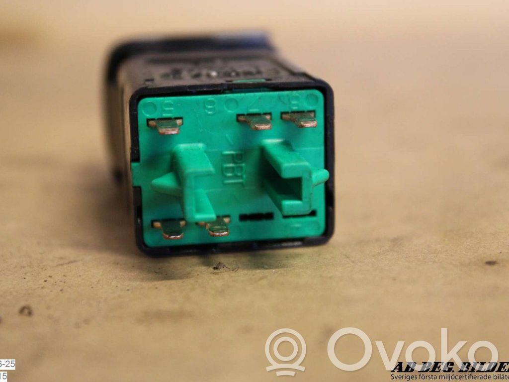 Seat heating switch   4409256