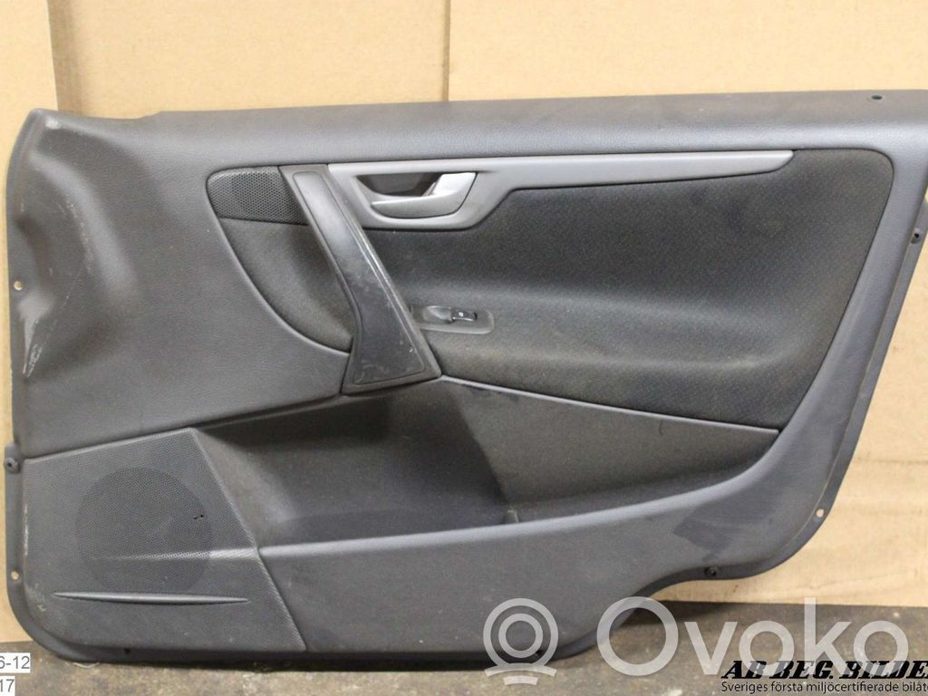 Volvo V70 Revestimiento de puerta delantera 