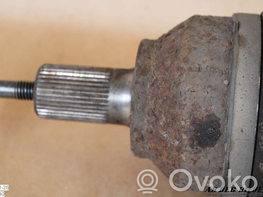 Volvo V50 Priekinis pusašis 