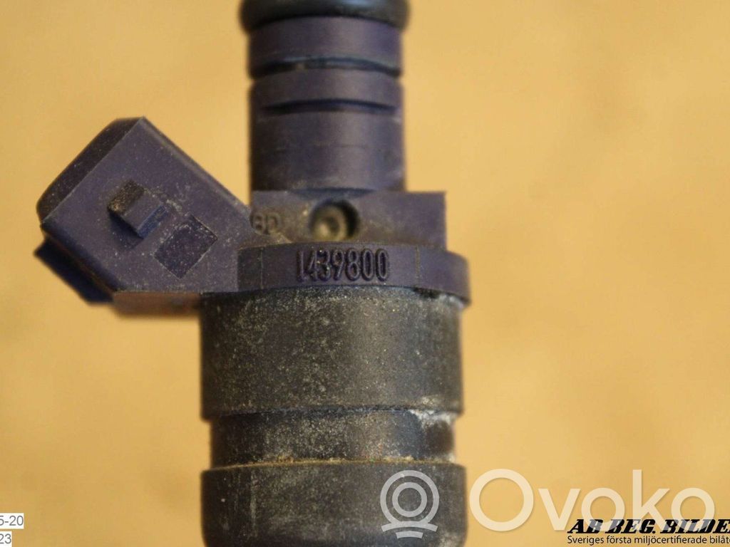 BMW 3 E46 Fuel injector 