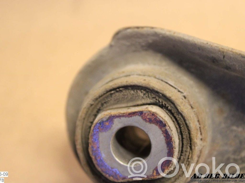 Subaru Legacy Querlenker hinten 