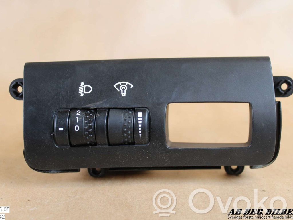 KIA Ceed Paneļa apgaismojuma regulēšanas slēdzis 