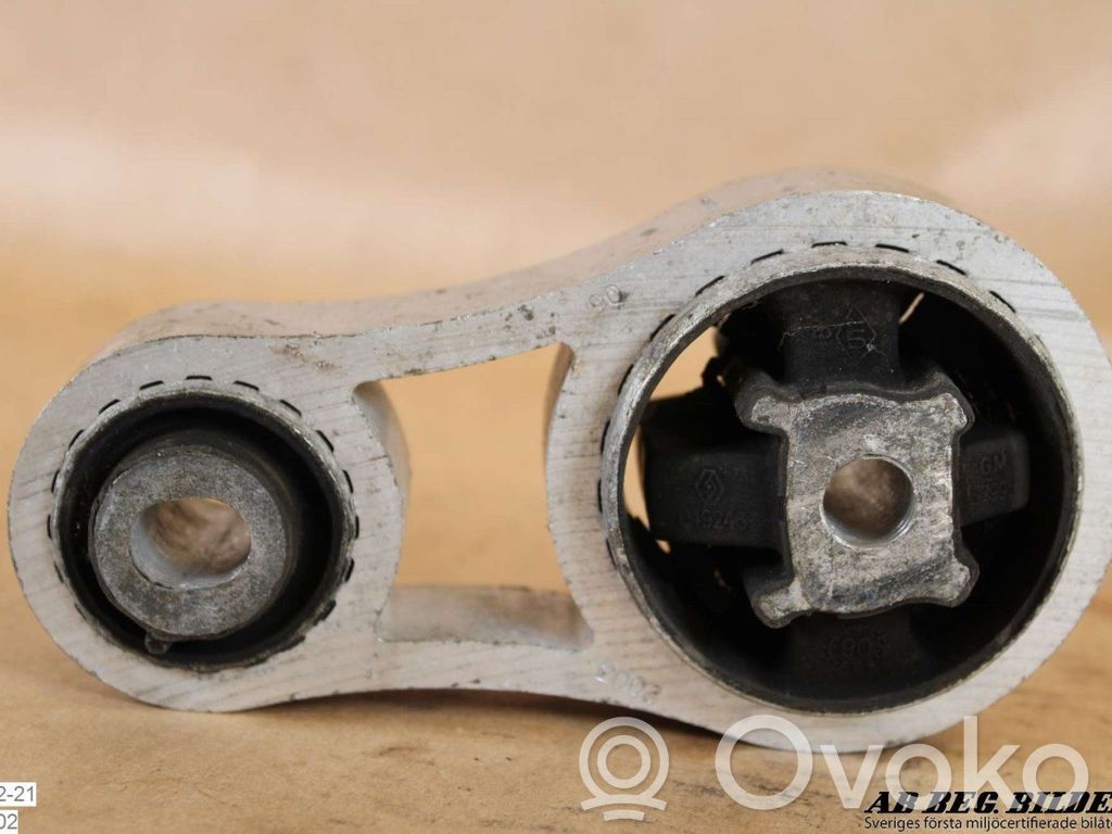 Nissan Primastar Engine mounting bracket 