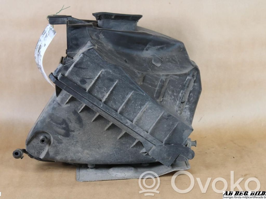 Audi A4 S4 B7 8E 8H Air filter box 