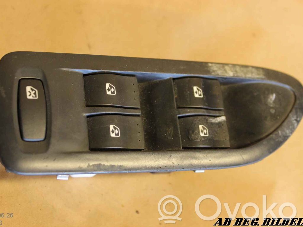 Renault Laguna II Electric window control switch 