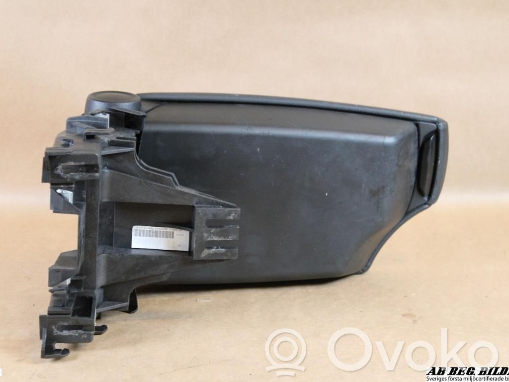 Armrest   911050102