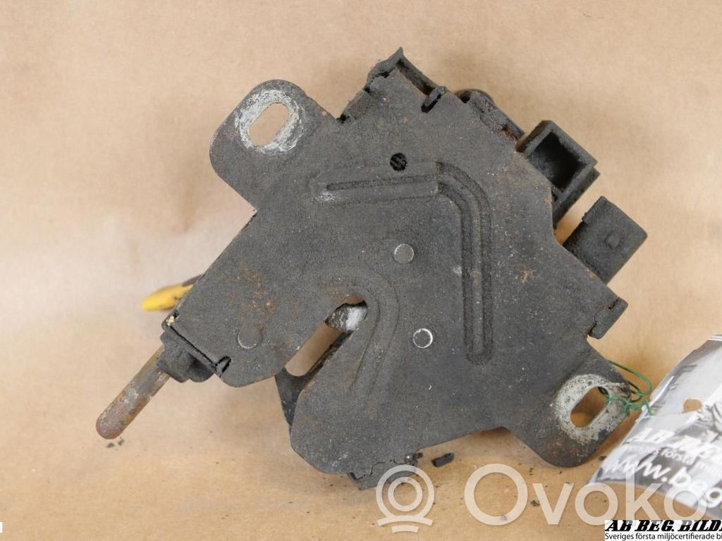 Ford Galaxy Dzinēja pārsega slēdzene 