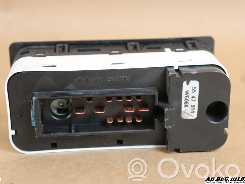 Electric window control switch   5547914