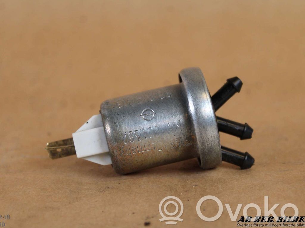 Opel Omega A Vacuum valve 