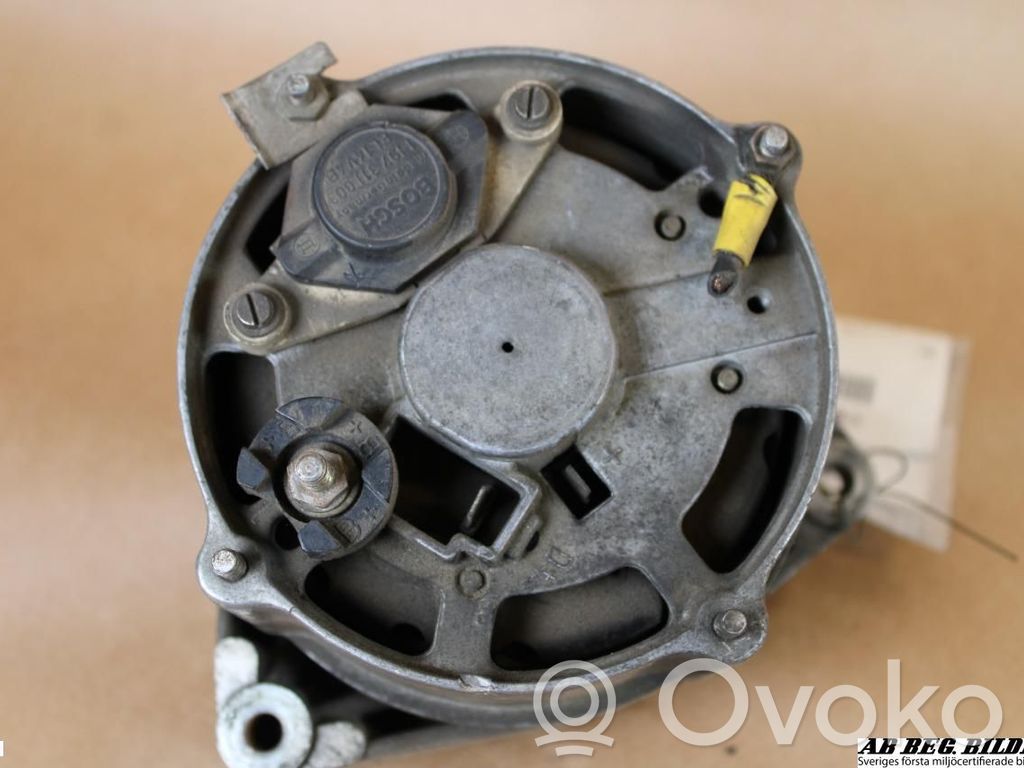 Saab 900 Ģenerators 