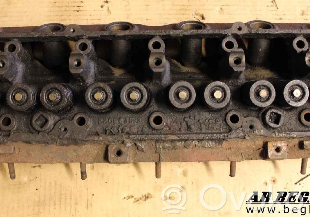 Culata del motor   22060353,22060353
