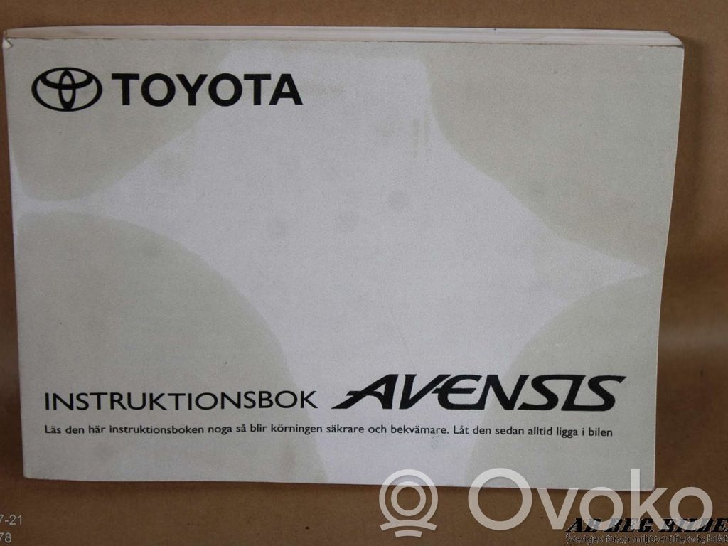 Toyota Avensis T220 Käyttöopas