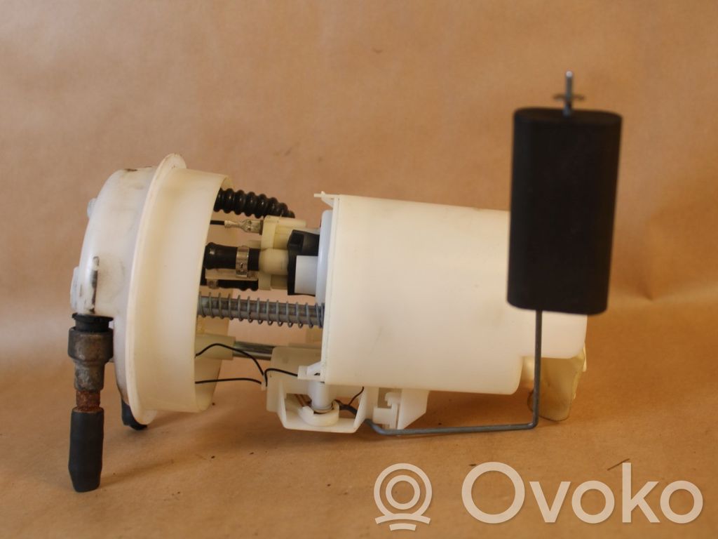 Volvo S40, V40 Bomba interna de combustible