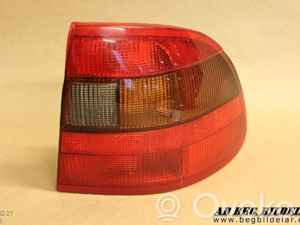 Opel Astra F Feux arrière / postérieurs