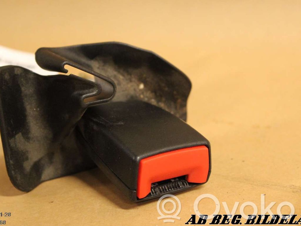 Audi A4 S4 B6 8E 8H Gurtschloss vorne 
