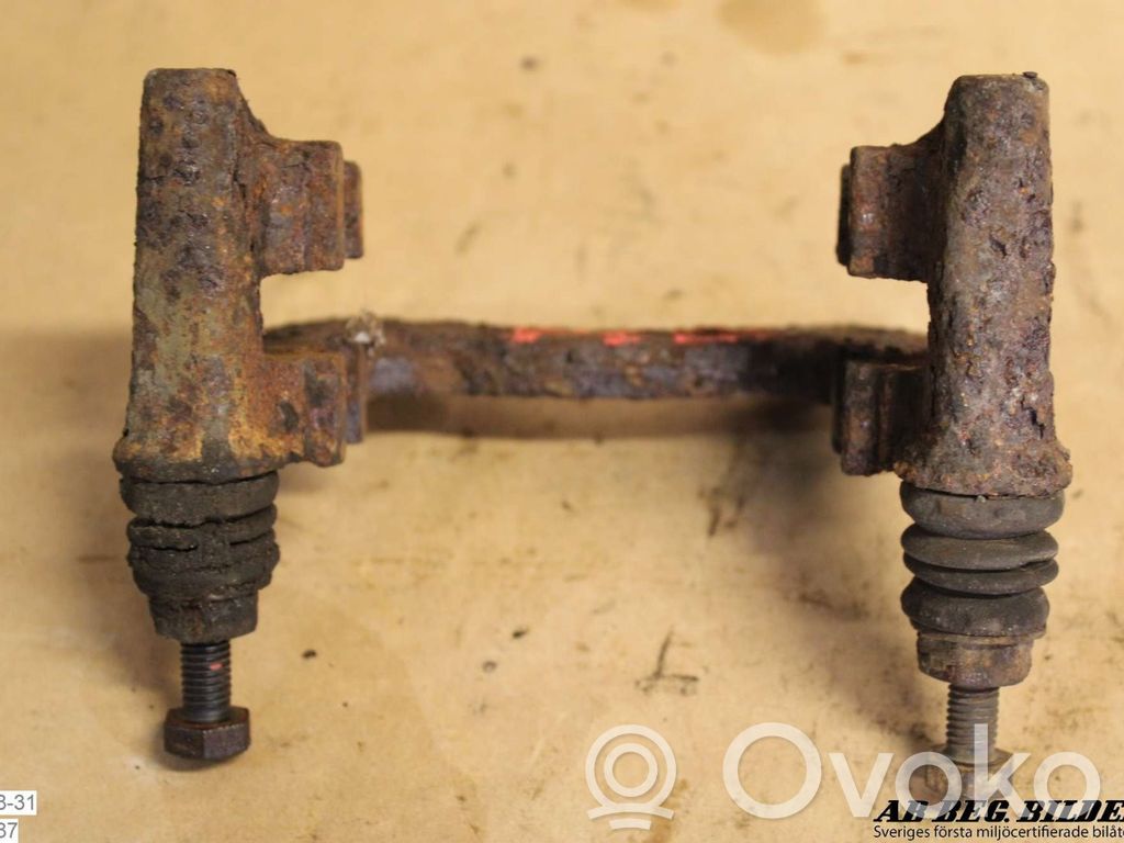 Audi 80 90 S2 B4 Supporto della pinza del freno posteriore 