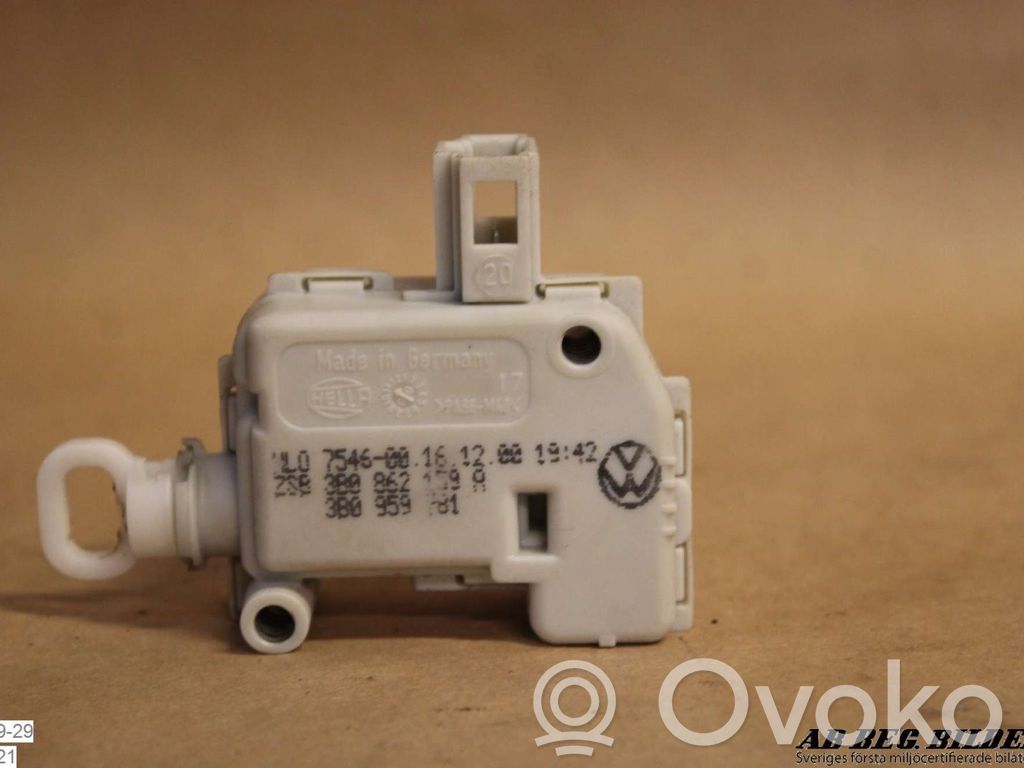Audi A6 S6 C5 4B Loading door lock 