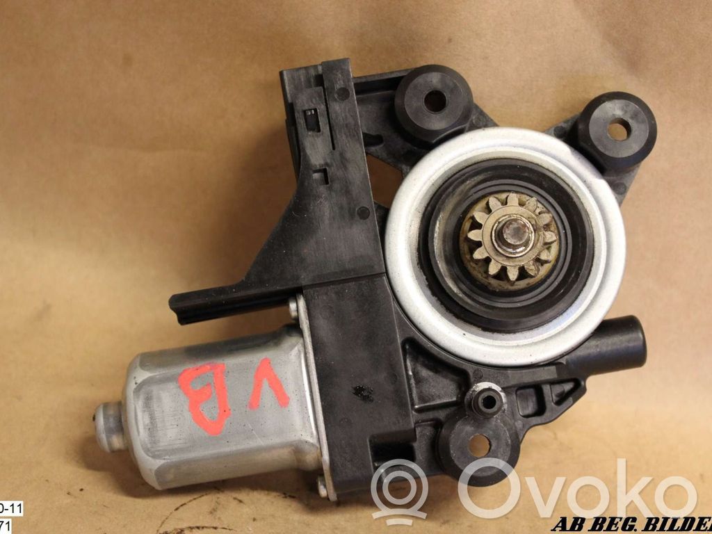 Volvo V70 Motor macara geam ușă spate 