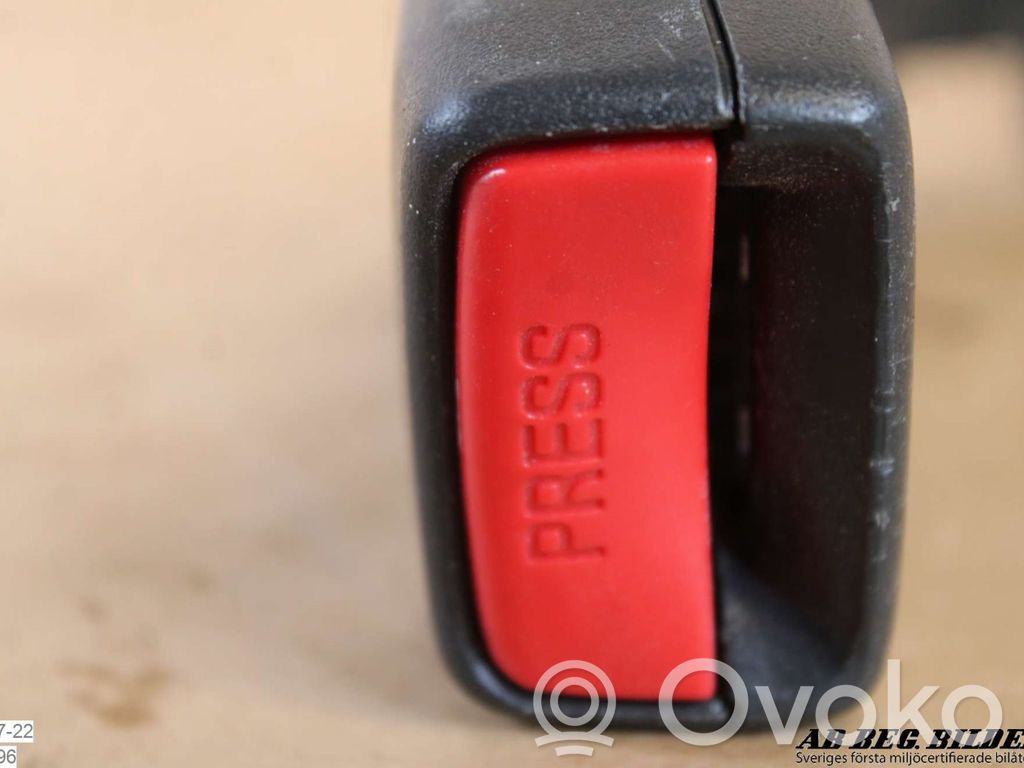 Toyota Avensis T250 Boucle de ceinture de sécurité avant 