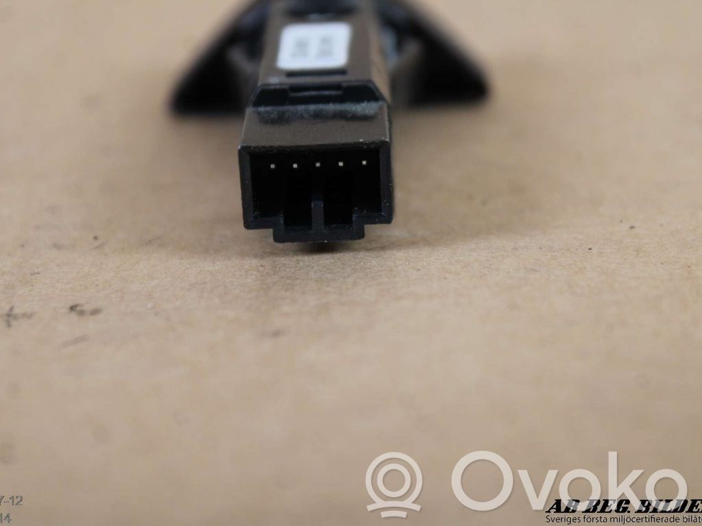 Volvo V70 Botón interruptor de luz de peligro 
