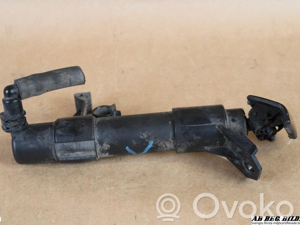 Volkswagen Golf V Dysza spryskiwacza lampy przedniej 