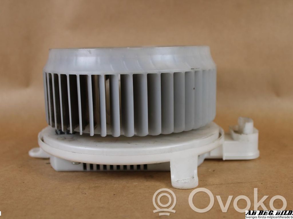 Lexus IS 220D-250-350 Ventilator aerotermă 