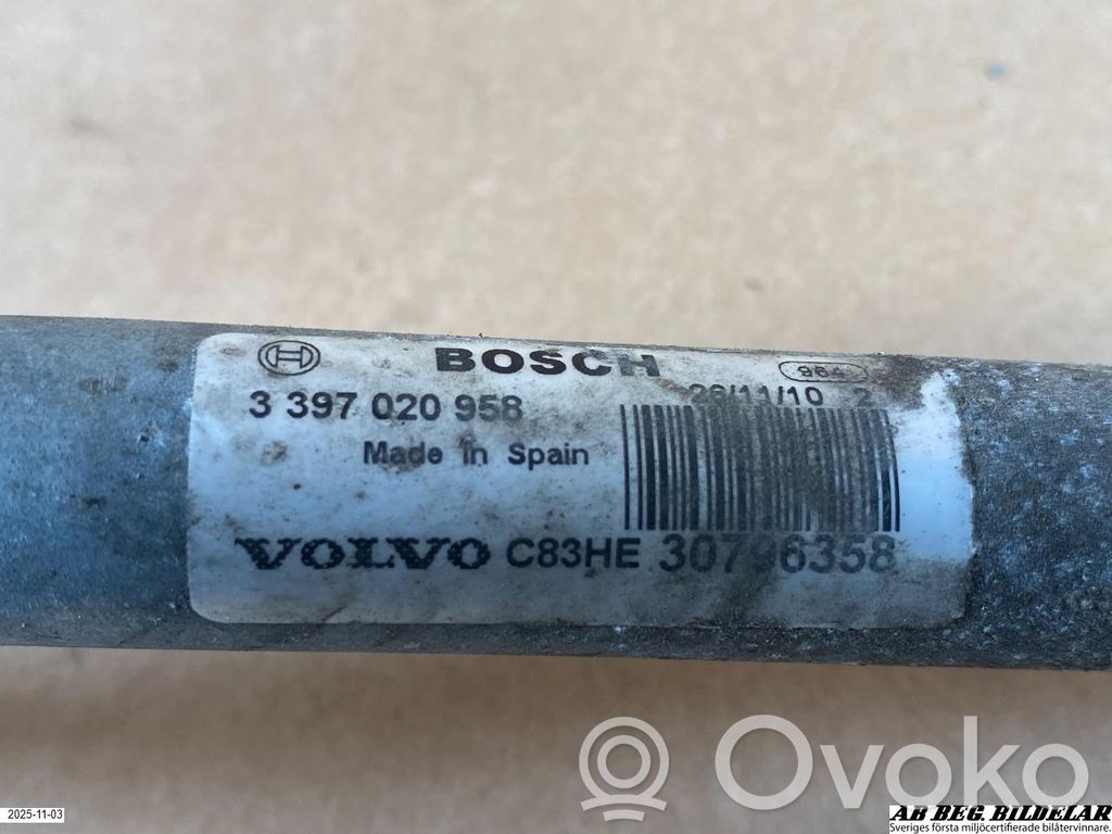 Volvo V70 Varillaje del limpiaparabrisas delantero 