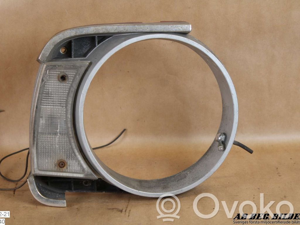 Volvo 140 Ornament sub far 