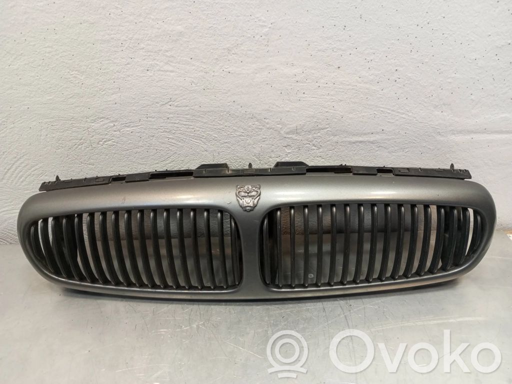 Jaguar X-Type Front grill 