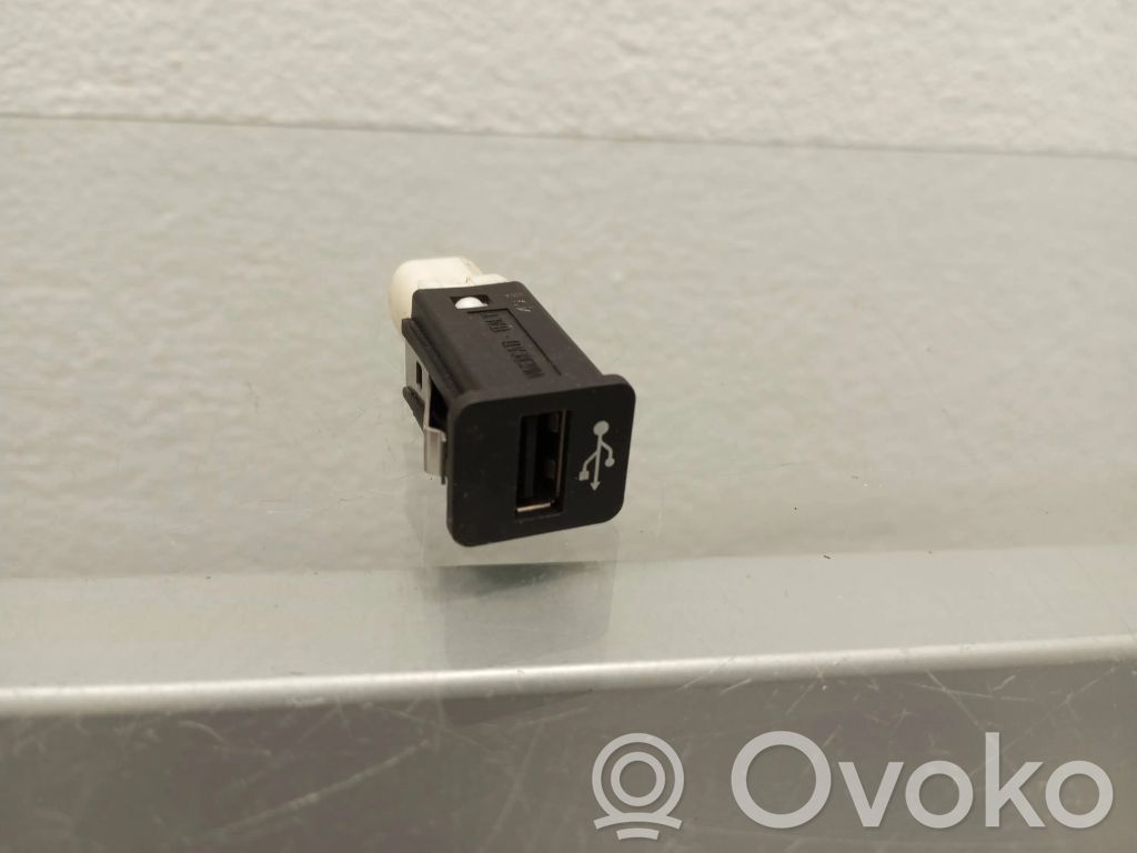 USB socket connector   9237656