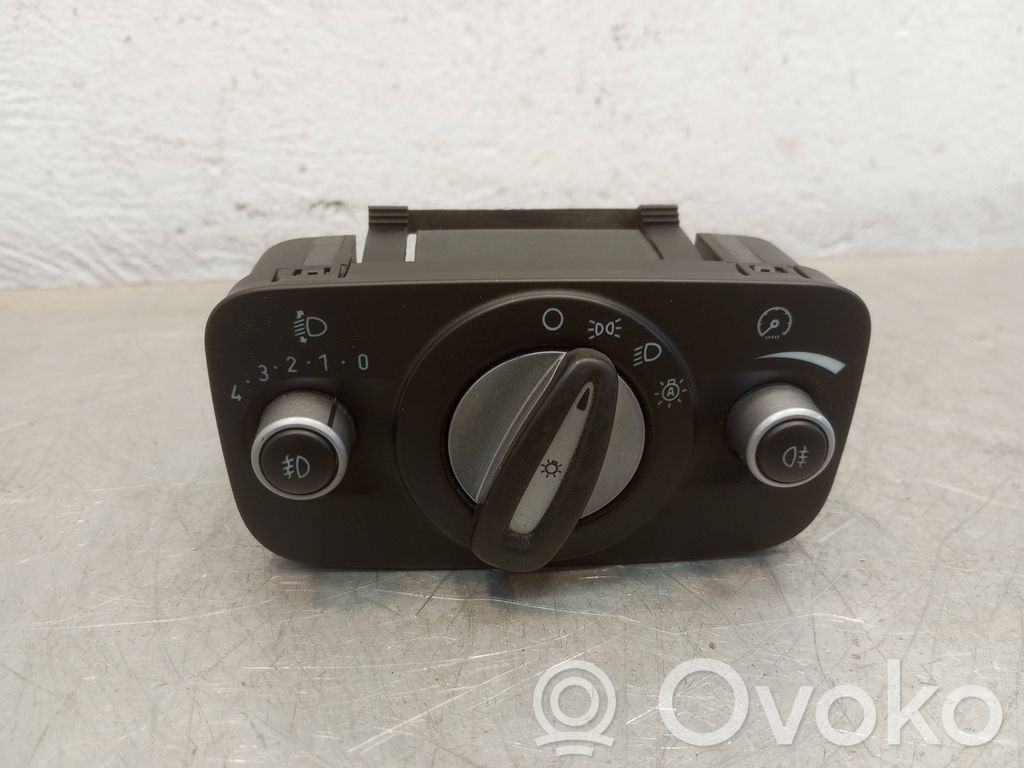 Light switch   AG9T13A024CB,10092015