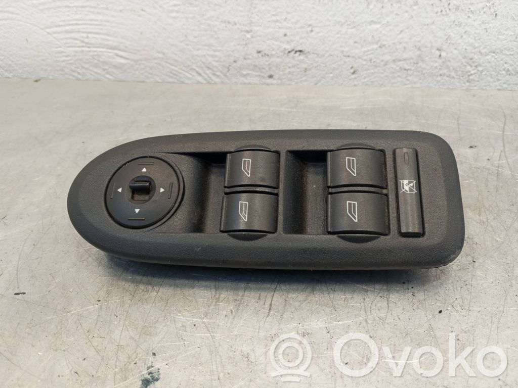 Ford Focus Electric window control switch 