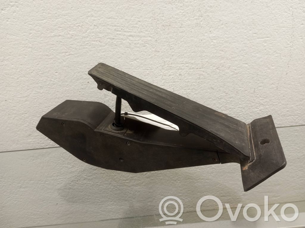 Accelerator throttle pedal   6766930,25916010,054004