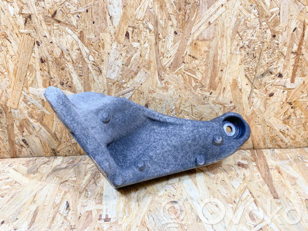 Engine mounting bracket   6780320,22116780320