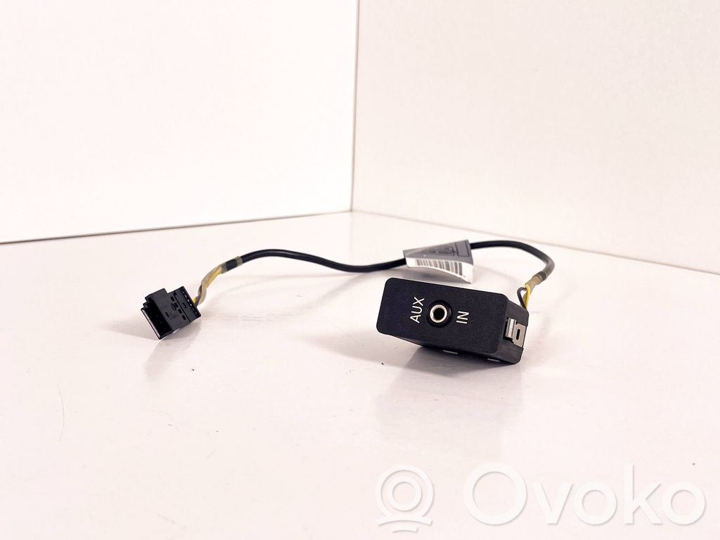 BMW 3 E92 E93 AUX in-socket connector 