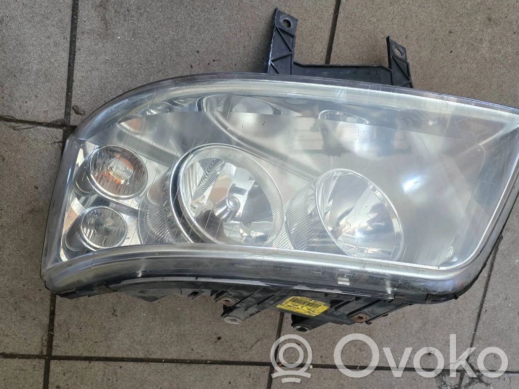 Volkswagen Transporter - Caravelle T5 Lampa przednia 