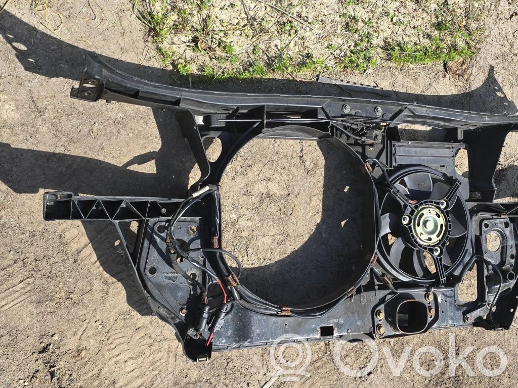 Audi A6 S6 C5 4B Radiatorių panelė 