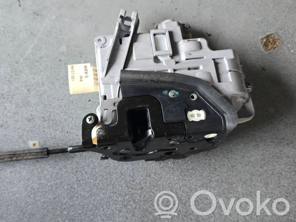 Volkswagen PASSAT B6 Zamek drzwi przednich 