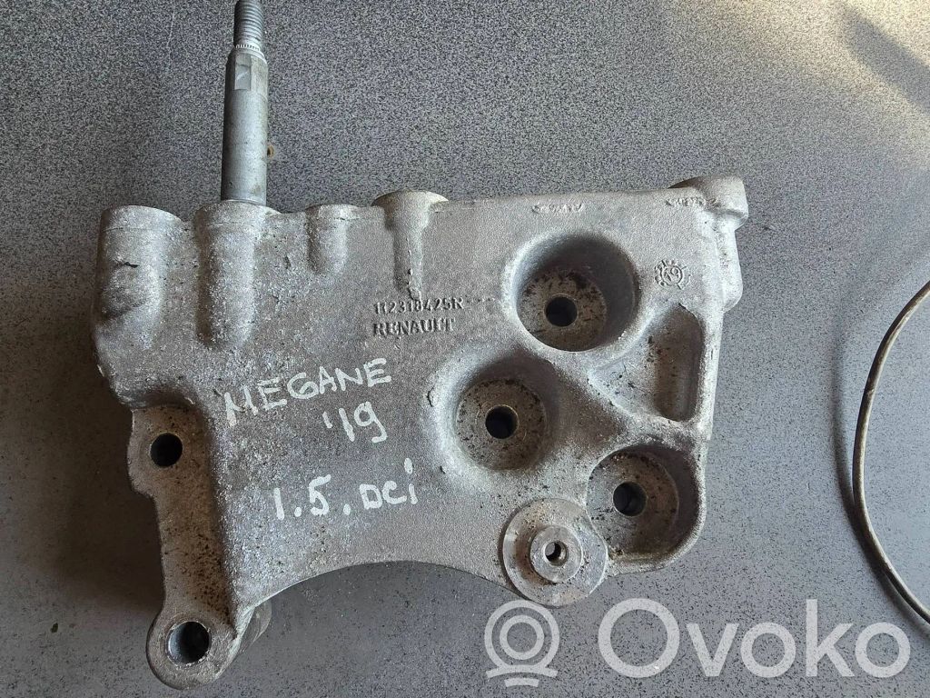 Nissan Qashqai Engine mounting bracket 