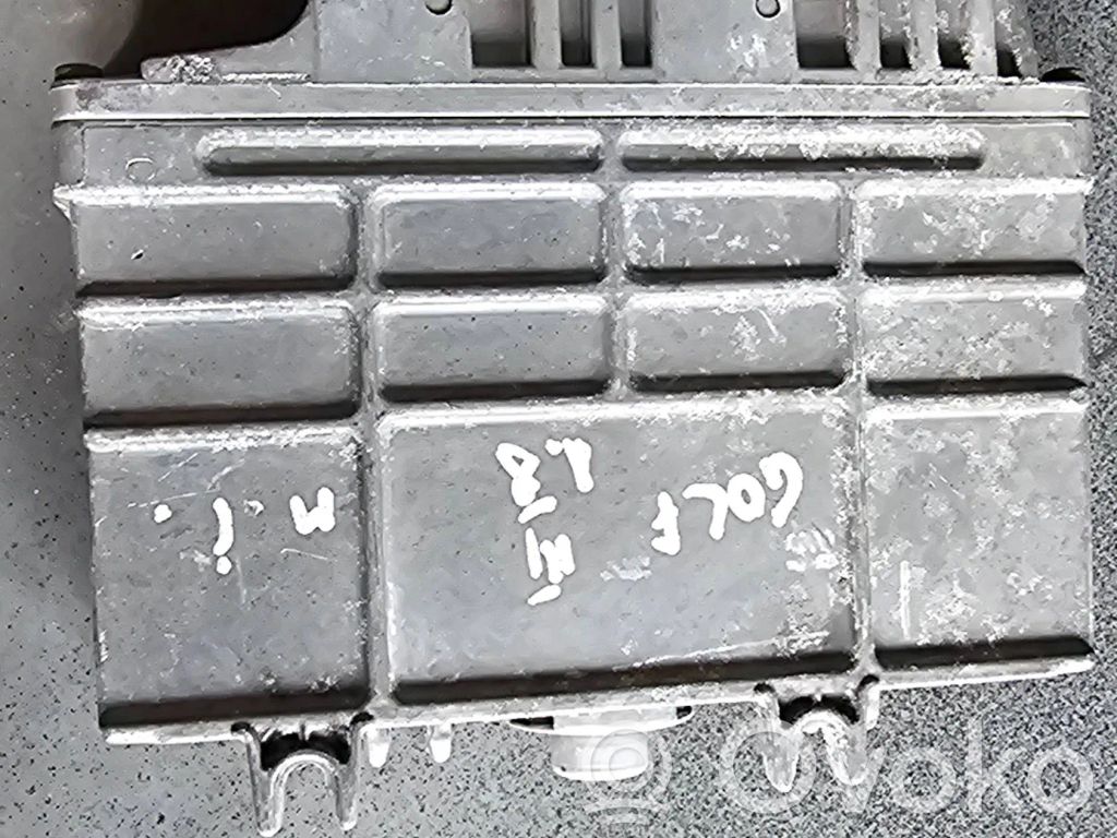 Volkswagen Golf III Engine control unit/module 
