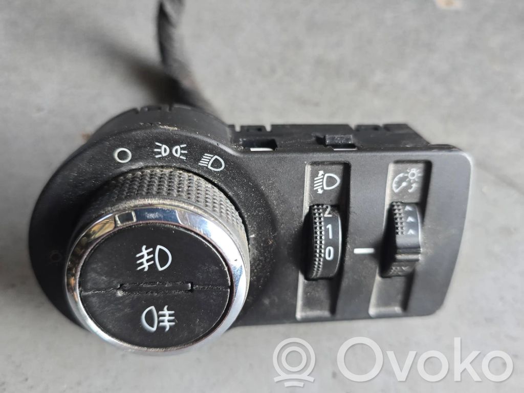 Light switch   95297431,10094185