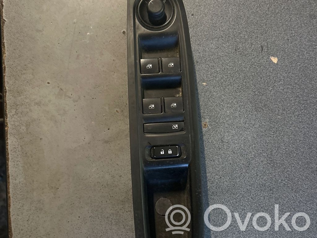 Opel Mokka Przyciski szyb 