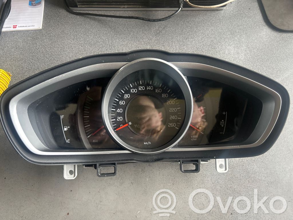 Speedometer (instrument cluster)   31453103,0392686,3601139