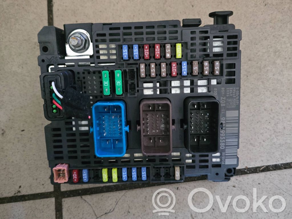 Peugeot Expert Fuse module 