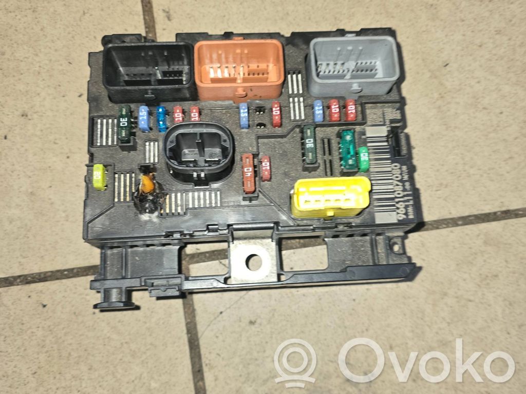 Citroen C4 I Picasso Fuse module 